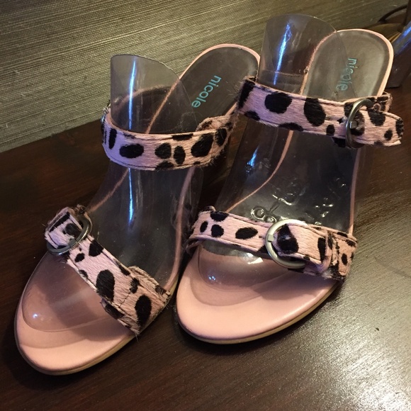 Nicole Shoes - Pink faux cow hide narrow wedges. Size: 9